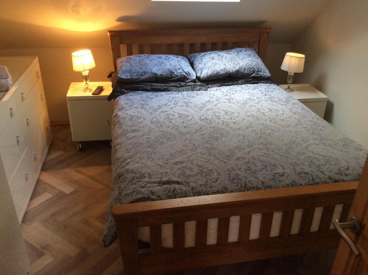 2 Bedroom Furnished Apartment In A Rural Position Stone (Staffordshire) Exterior foto