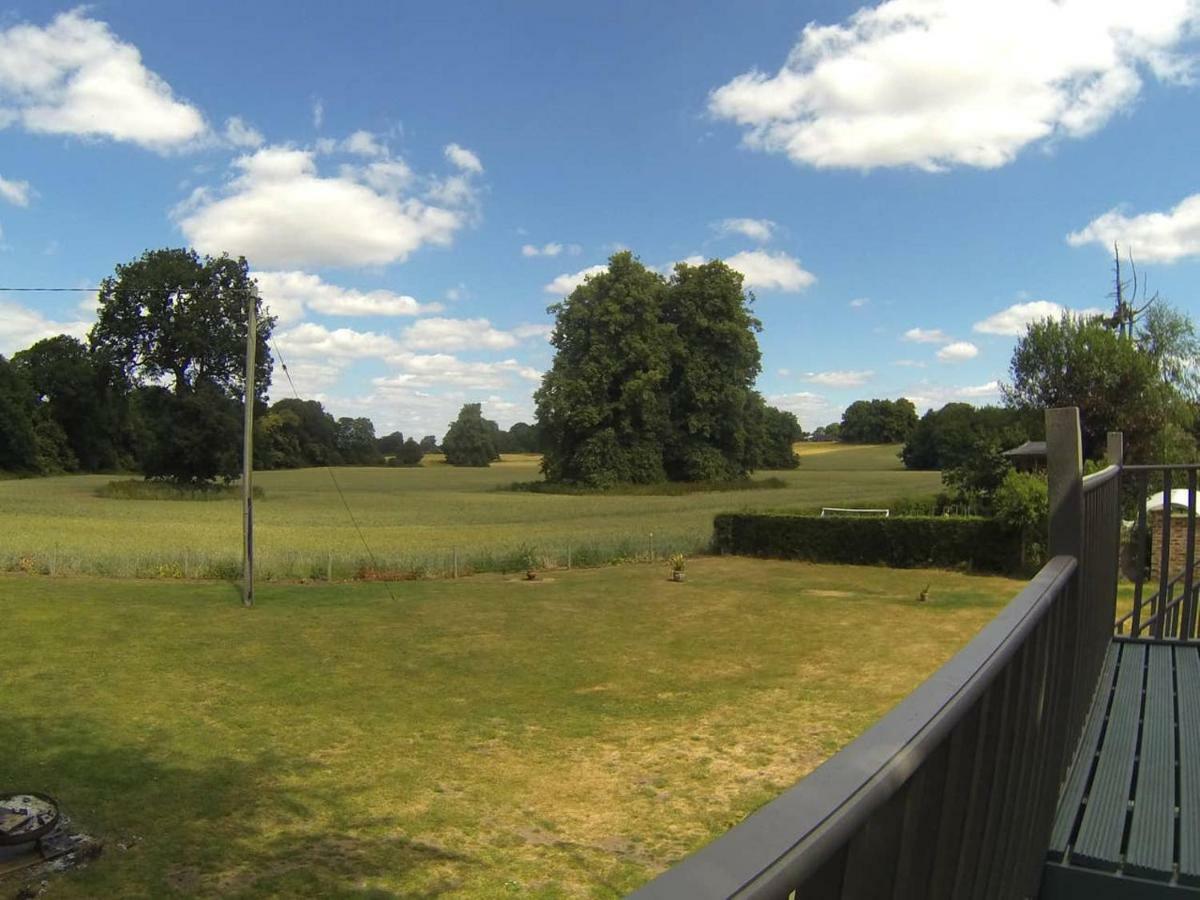 2 Bedroom Furnished Apartment In A Rural Position Stone (Staffordshire) Exterior foto
